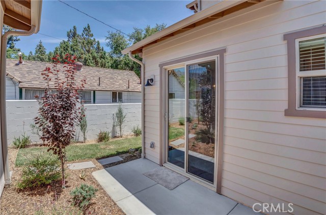 619 E Walnut, Monrovia CA: https://media.crmls.org/medias/65176de2-25e8-4351-a115-2680e5f02dad.jpg