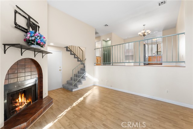 Detail Gallery Image 7 of 52 For 21054 Parthenia #11,  Canoga Park,  CA 91304 - 3 Beds | 3 Baths