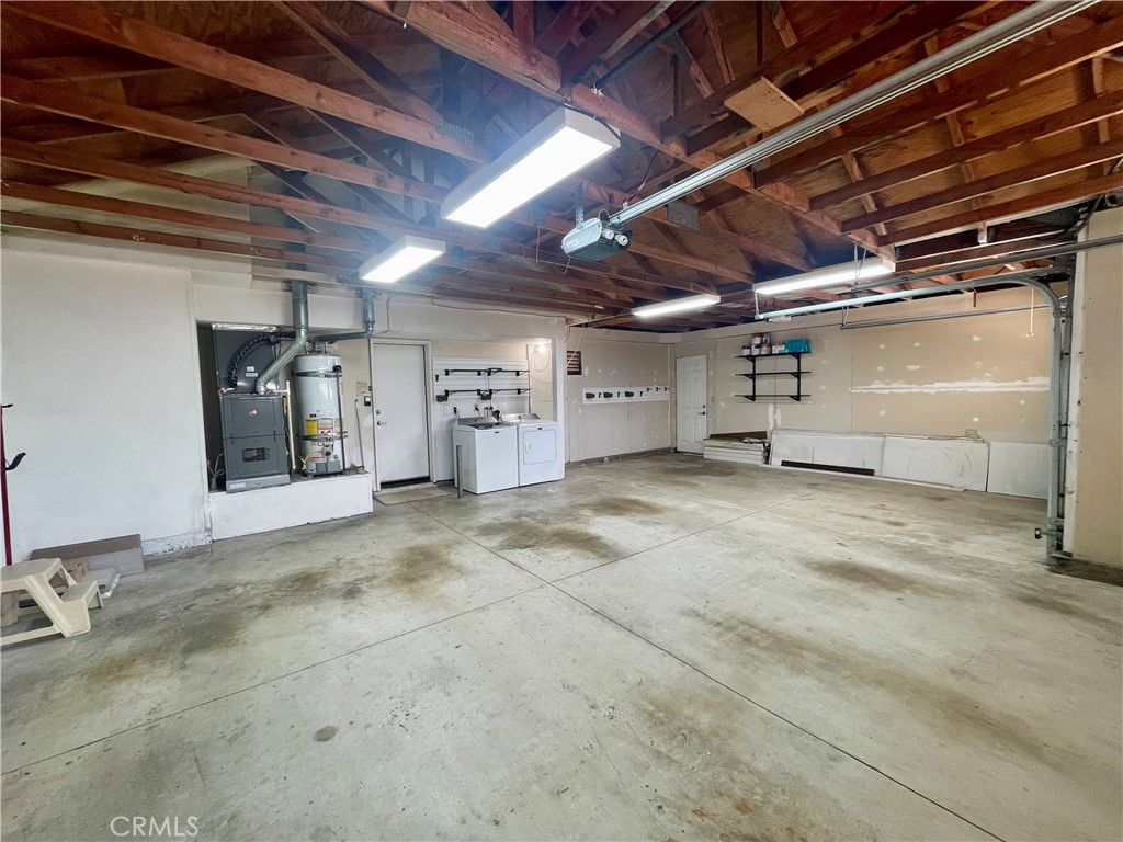 https://media.crmls.org/medias/651808a7-f2a4-41f9-bfdc-6f41e5b20951.jpg?preset=X-Large