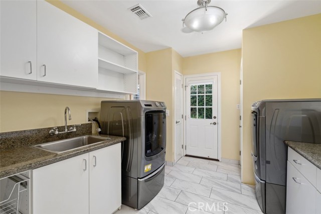 357 N Mayflower Avenue, Monrovia CA: https://media.crmls.org/medias/6518764a-40c2-462c-bbb8-bb31201c4336.jpg