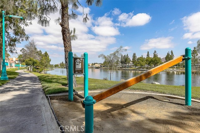 28705 Bridge Water Lane, Menifee CA: https://media.crmls.org/medias/6518779d-1304-4b34-b9cd-294494e6b58e.jpg