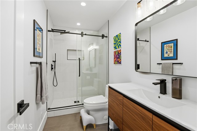 Detail Gallery Image 26 of 53 For 22637 Erwin St, Woodland Hills,  CA 91367 - 6 Beds | 5/1 Baths