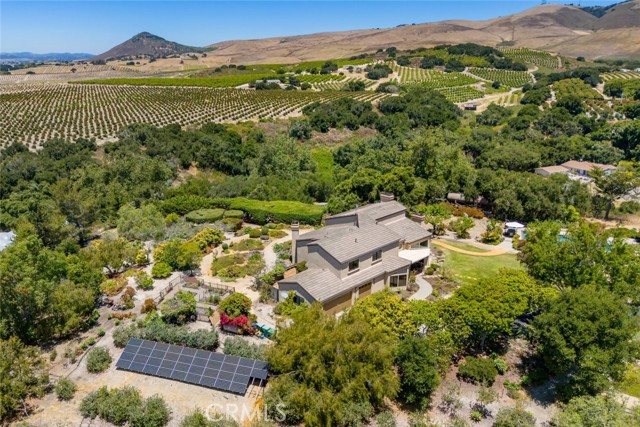 225 Broken Arrow Road, Nipomo CA: https://media.crmls.org/medias/651980e2-1225-44b9-9b82-9538743c98b8.jpg