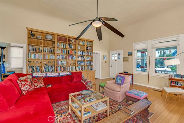 Detail Gallery Image 10 of 55 For 328 W 21st, Merced,  CA 95340 - 4 Beds | 2 Baths