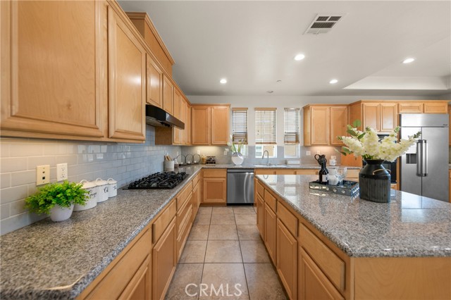 928 Kingsford Street, Monterey Park CA: https://media.crmls.org/medias/651a14a3-1472-4297-abac-3d82c48d4ed1.jpg