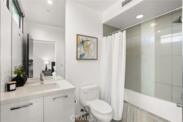 932 Manhattan Beach Blvd., Manhattan Beach, California 90266, 3 Bedrooms Bedrooms, ,2 BathroomsBathrooms,Residential,Sold,Manhattan Beach Blvd.,SB24148961