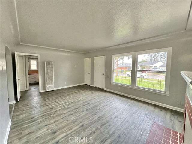 Detail Gallery Image 7 of 28 For 4236 E Ball Ave, Fresno,  CA 93702 - 2 Beds | 1 Baths
