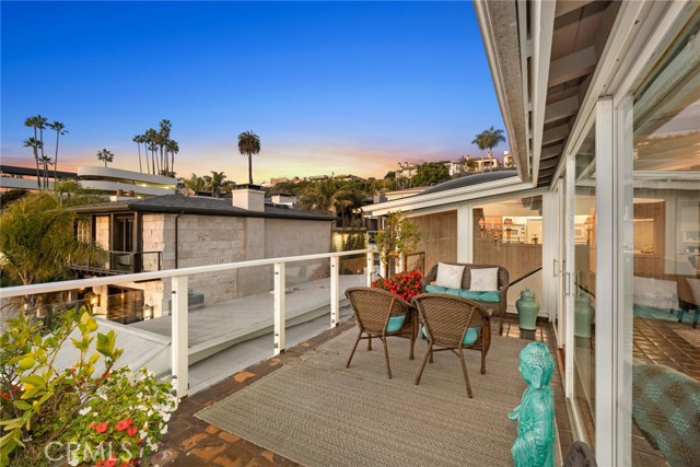 2616 Cove Street, Corona del Mar CA: https://media.crmls.org/medias/651ae9b5-188d-4482-b939-9cfd78018997.jpg