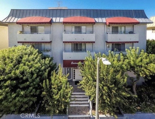Detail Gallery Image 4 of 4 For 5343 Yarmouth Ave #207,  Encino,  CA 91316 - 2 Beds | 3 Baths