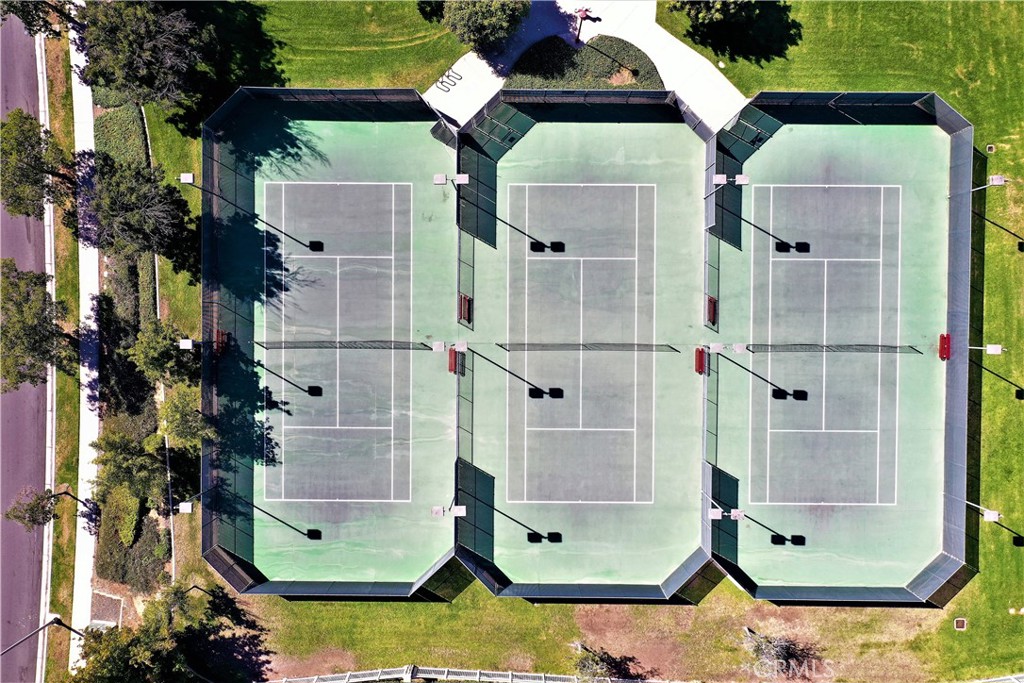 https://media.crmls.org/medias/651bb7dc-43ae-4d60-a078-222bdf4936aa.jpg?preset=X-Large