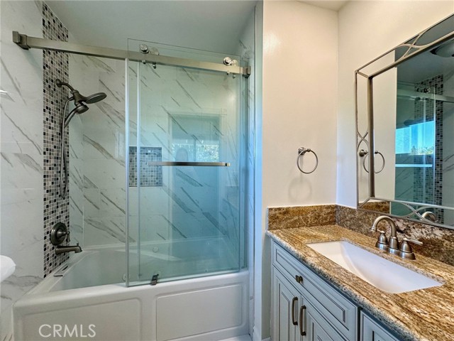 Detail Gallery Image 16 of 18 For 13330 Killion St, Sherman Oaks,  CA 91401 - 4 Beds | 3 Baths