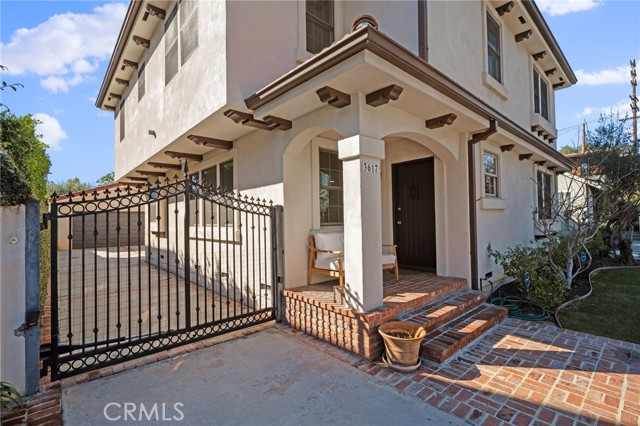 Detail Gallery Image 3 of 53 For 3617 Barry Ave, Los Angeles,  CA 90066 - 5 Beds | 4 Baths
