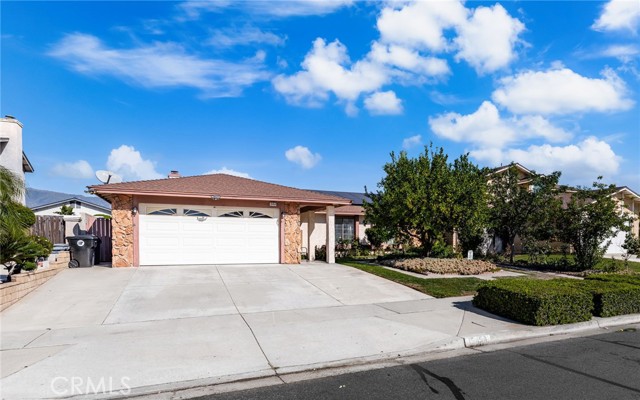 15454 Raymond, Fontana CA: https://media.crmls.org/medias/651bf686-238a-4117-aa84-865792f889dd.jpg