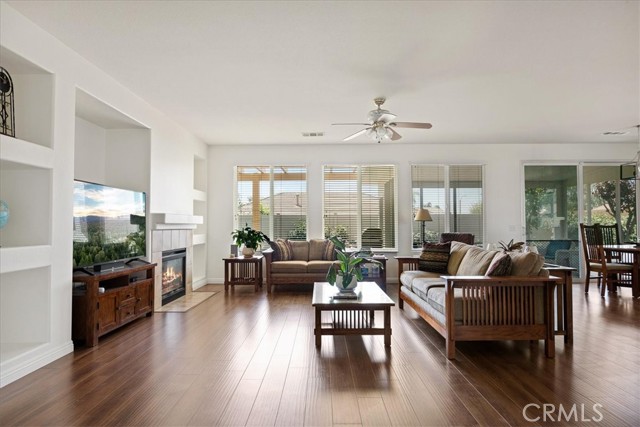 1467 Hunter Moon Way, Beaumont CA: https://media.crmls.org/medias/651cbf05-8fb6-442d-88d7-72733a423ce4.jpg