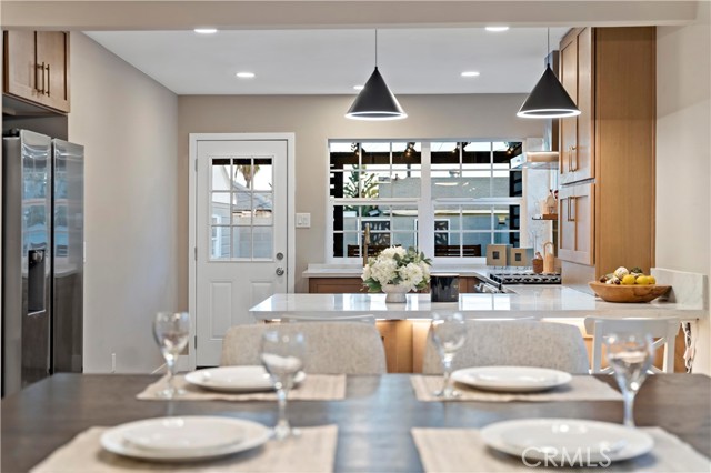 Detail Gallery Image 3 of 28 For 3746 Gardenia Ave, Long Beach,  CA 90807 - 3 Beds | 3 Baths