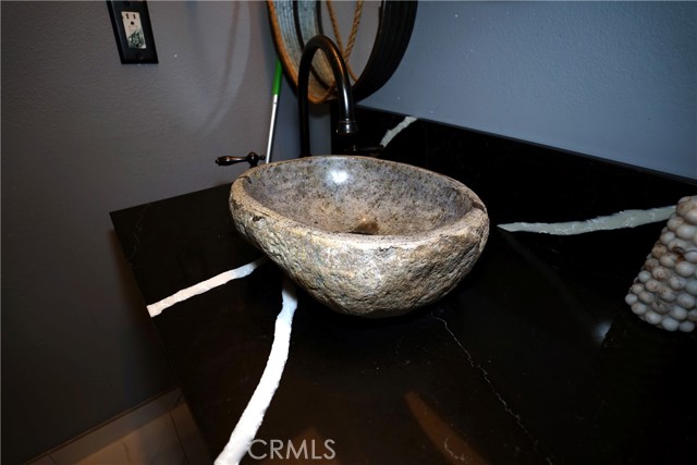 Detail Gallery Image 24 of 46 For 18954 Sherman Way #3,  Reseda,  CA 91335 - 2 Beds | 3 Baths