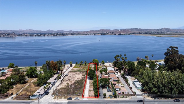 17300 Grand Avenue, Lake Elsinore CA: https://media.crmls.org/medias/651ddb3f-f104-4796-af18-5b132b695f50.jpg