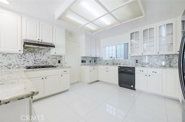 Detail Gallery Image 21 of 52 For 2255 E Chevy Chase Dr, Glendale,  CA 91206 - 4 Beds | 3 Baths