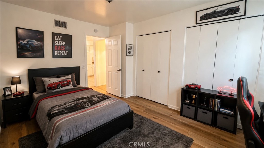 https://media.crmls.org/medias/651e64b3-c087-412e-94cf-117301e0cdb4.jpg?preset=X-Large