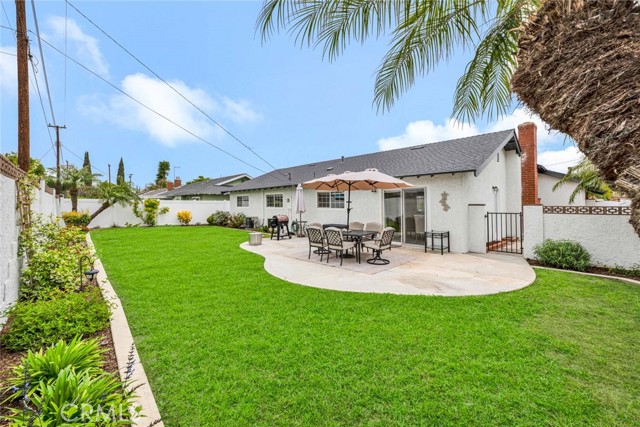 Detail Gallery Image 3 of 22 For 2744 N Ashwood St, Orange,  CA 92865 - 3 Beds | 2 Baths