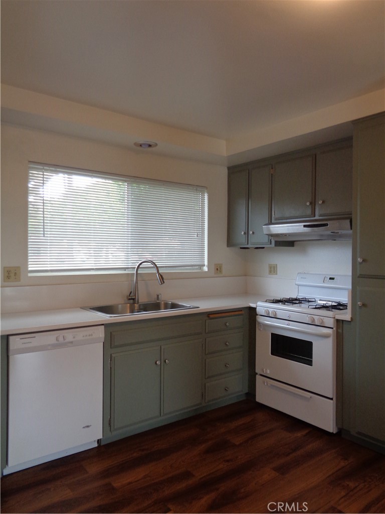 MLS #OC25107349 img 4