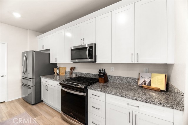 Detail Gallery Image 16 of 54 For 36362 Arcs, Winchester,  CA 92596 - 3 Beds | 3 Baths