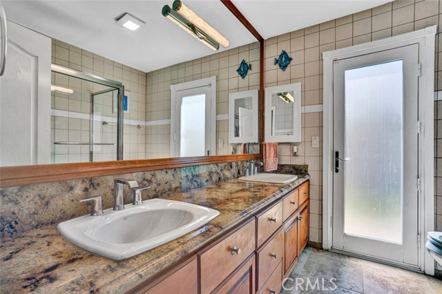 Detail Gallery Image 13 of 20 For 15442 Eiffel Cir, Irvine,  CA 92604 - 4 Beds | 2 Baths
