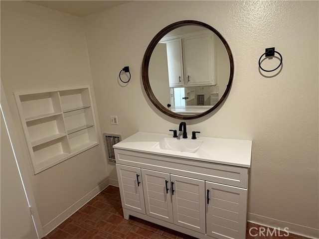 Detail Gallery Image 9 of 59 For 398 Avenida Castilla #B,  Laguna Woods,  CA 92637 - 2 Beds | 2 Baths