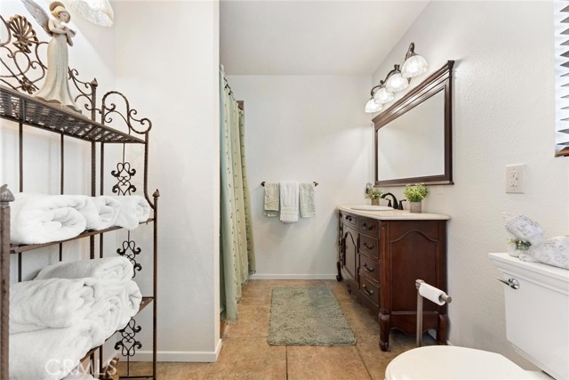 Detail Gallery Image 16 of 26 For 40466 Lockhart Ln, Hemet,  CA 92544 - 3 Beds | 2 Baths