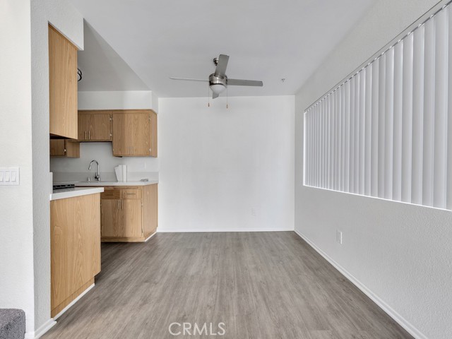 14218 Victory Boulevard, Van Nuys CA: https://media.crmls.org/medias/6521bc24-095b-43b2-ad3e-f15af92f84ab.jpg