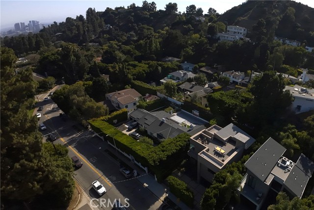 Detail Gallery Image 56 of 56 For 1845 Coldwater Canyon Dr, Beverly Hills,  CA 90210 - 4 Beds | 3 Baths