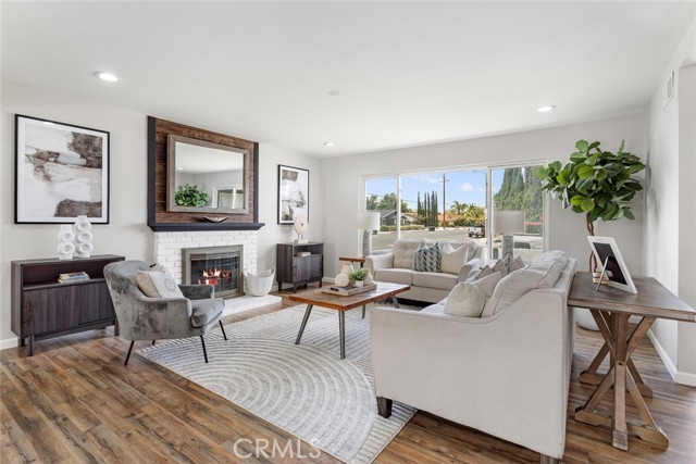 906 E Chalynn Avenue, Orange CA: https://media.crmls.org/medias/65226ffa-0441-4498-b0aa-33b55fff6fde.jpg
