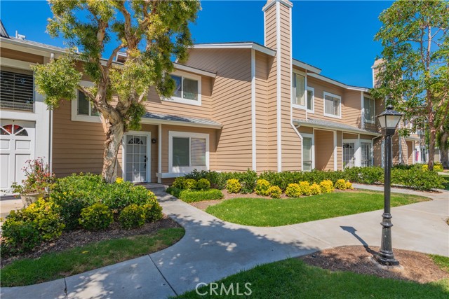 Detail Gallery Image 2 of 26 For 218 Monroe #111,  Irvine,  CA 92620 - 2 Beds | 2/1 Baths
