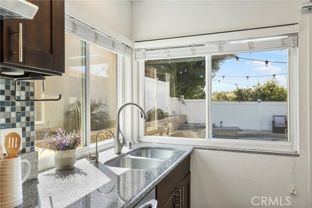 Detail Gallery Image 16 of 42 For 27517 Diane Marie Cir, Saugus,  CA 91350 - 3 Beds | 2 Baths
