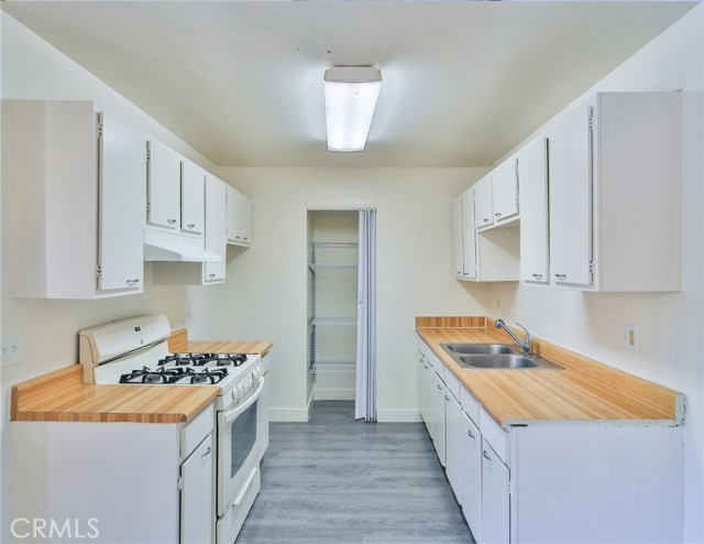 Detail Gallery Image 17 of 63 For 1066 N Orange St, Riverside,  CA 92501 - – Beds | – Baths
