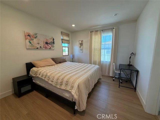 Detail Gallery Image 12 of 16 For 200 Augustine, Irvine,  CA 92618 - 4 Beds | 3/1 Baths