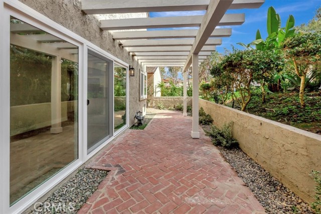 Detail Gallery Image 25 of 29 For 2773 Vista Umbrosa, Newport Beach,  CA 92660 - 3 Beds | 2/1 Baths
