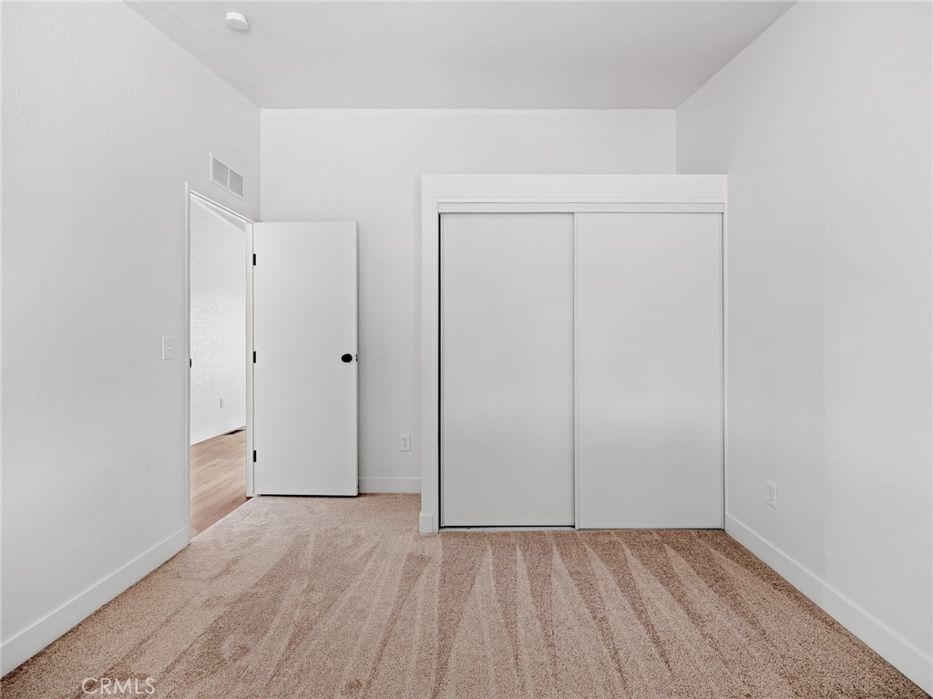 https://media.crmls.org/medias/65245365-f651-4235-9d8b-e589ab4ac566.jpg?preset=X-Large
