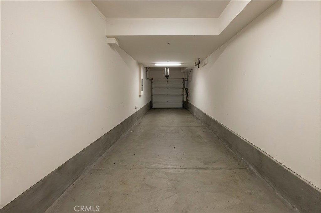 https://media.crmls.org/medias/6524d94d-0b1e-41f8-b4e0-279e24e5faa7.jpg?preset=X-Large