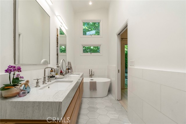 Detail Gallery Image 15 of 35 For 820 Opal St, Redondo Beach,  CA 90277 - 2 Beds | 2 Baths