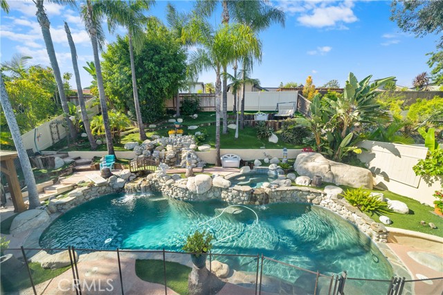 25261 Grissom Road, Laguna Hills CA: https://media.crmls.org/medias/652603c3-2703-4b22-b746-d746298e74c8.jpg