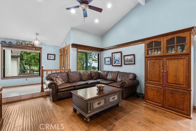 2587 Eagle Circle, Corona CA: https://media.crmls.org/medias/6526d199-9289-4f3c-91ae-d629d2cb7573.jpg
