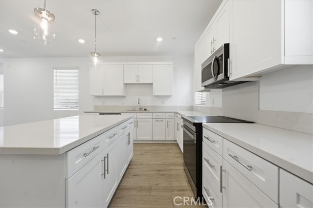 Detail Gallery Image 11 of 28 For 9323 via Azul, Pico Rivera,  CA 90660 - 3 Beds | 3 Baths