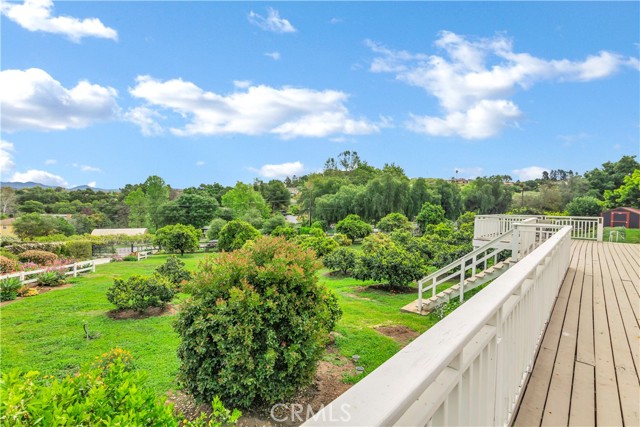 735 Del Valle Drive, Fallbrook CA: https://media.crmls.org/medias/65286201-7816-49fa-b03a-6af64ef0415d.jpg
