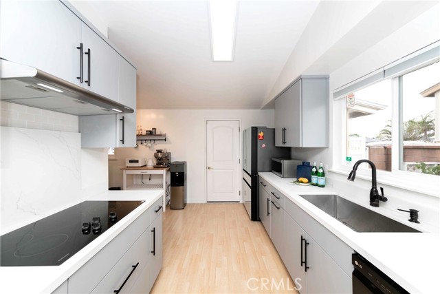 710 N Modena Street, Anaheim CA: https://media.crmls.org/medias/6528ba37-9e1e-4bb6-87ad-61077dbe69de.jpg