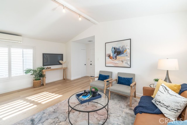 Detail Gallery Image 3 of 25 For 309 E Silva St, Long Beach,  CA 90805 - 2 Beds | 1 Baths