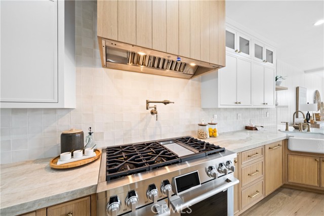 Detail Gallery Image 10 of 61 For 16214 Bimini, Huntington Beach,  CA 92649 - 5 Beds | 3 Baths