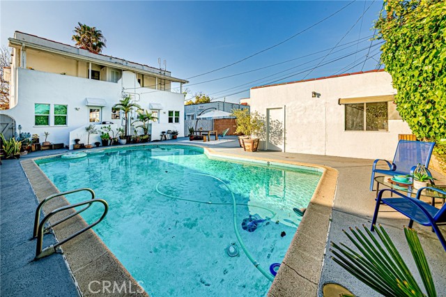 Detail Gallery Image 18 of 21 For 1226 Meadowbrook, Los Angeles,  CA 90019 - 6 Beds | 6 Baths