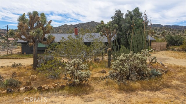 Detail Gallery Image 5 of 67 For 58747 San Marino, Yucca Valley,  CA 92284 - 3 Beds | 2/1 Baths