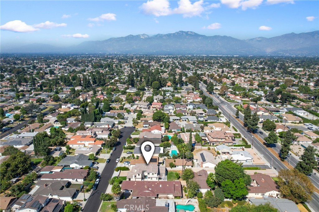 https://media.crmls.org/medias/652bb3fc-ee02-4af5-a532-42bbbe078fe7.jpg?preset=X-Large